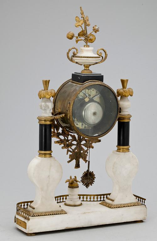 BORDSPENDYL, Louis XVI, Courvoisier à paris, Frankrike, 1700-talets andra hälft.