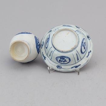 VATTENDROPPARE samt SKÅL, porslin samt kraak. Ming samt Qingdynastin, Wanli samt Kangxi (1662-1722).