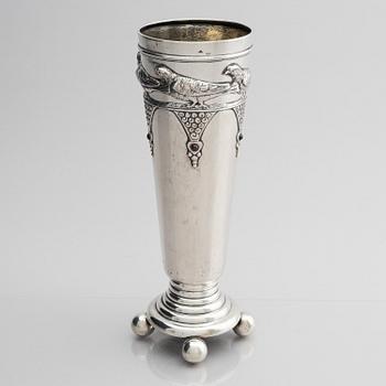 K. Fabergé, vas, silver, kontrollmästare Ivan Lebedkin, Moskva, Ryssland, tidigt 1900-tal.