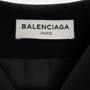 Balenciaga, kappa, storlek 36.