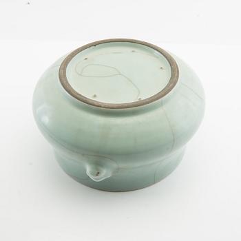 Incense burner China early 20th century porcelain.