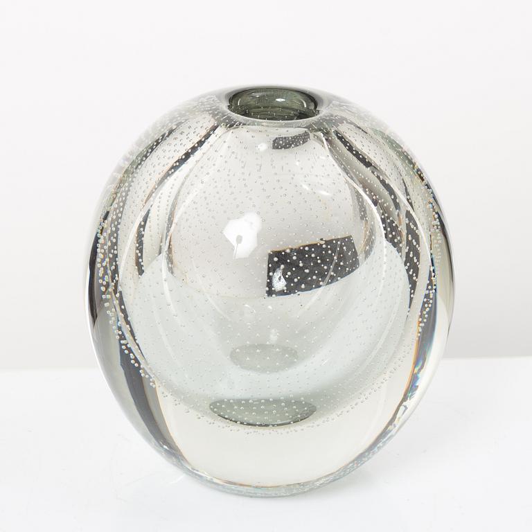 Gunnel Nyman, a vase, Nuutajärvi Notsjö, Finland, 1954.