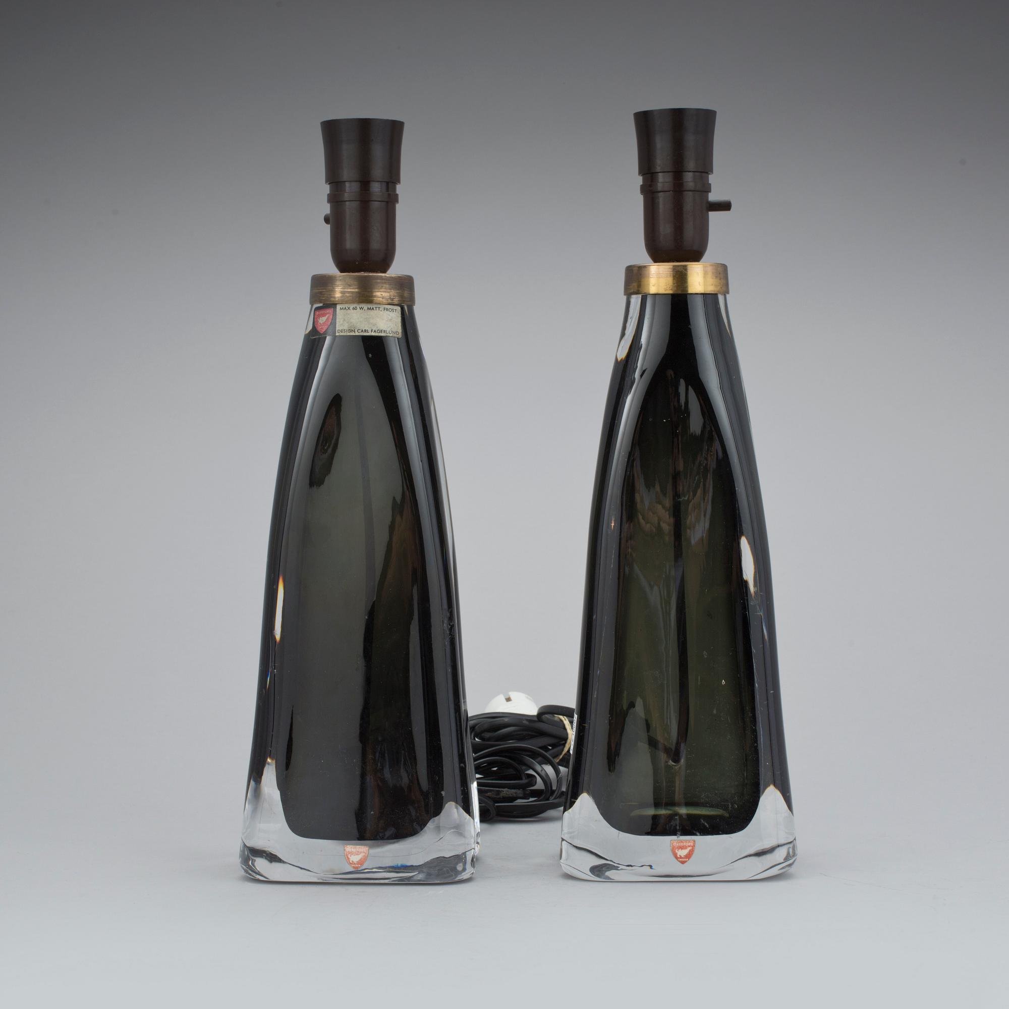 BORDSLAMPOR, ett par, glas, Carl Fagerlund, Orrefors, 1900-talets andra hälft.