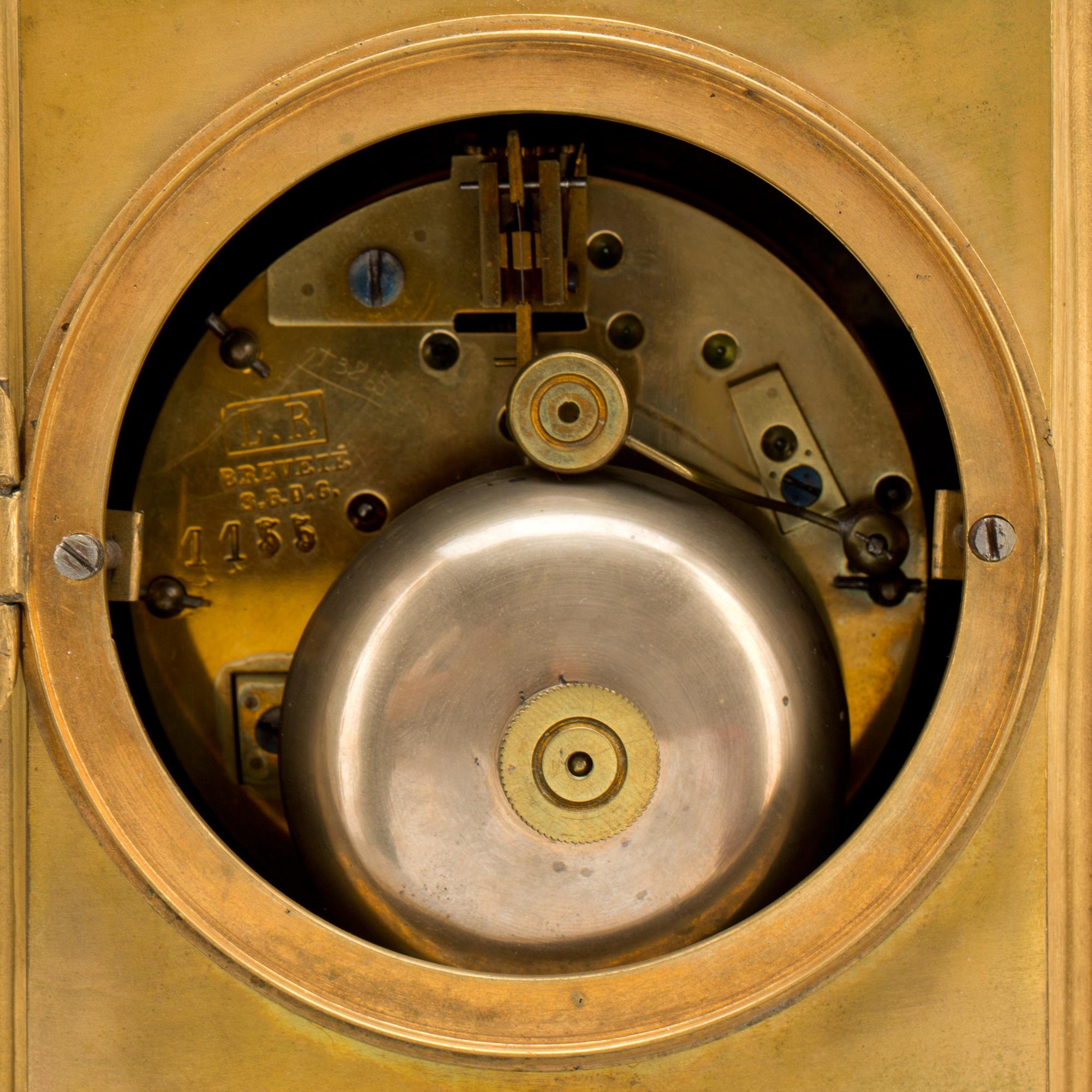 BORDSPENDYL, L.R Breveté,  Paris. 1900-talets första del.