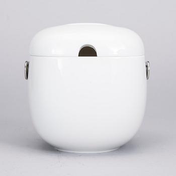 TERRIN samt SÅSSKÅL PÅ FAT, porslin, "Suomi", Timo Sarpaneva, Rosenthal Studio-linie.