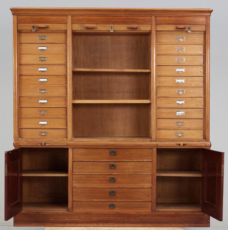 ARKIVSKÅP, 1900-talets början.