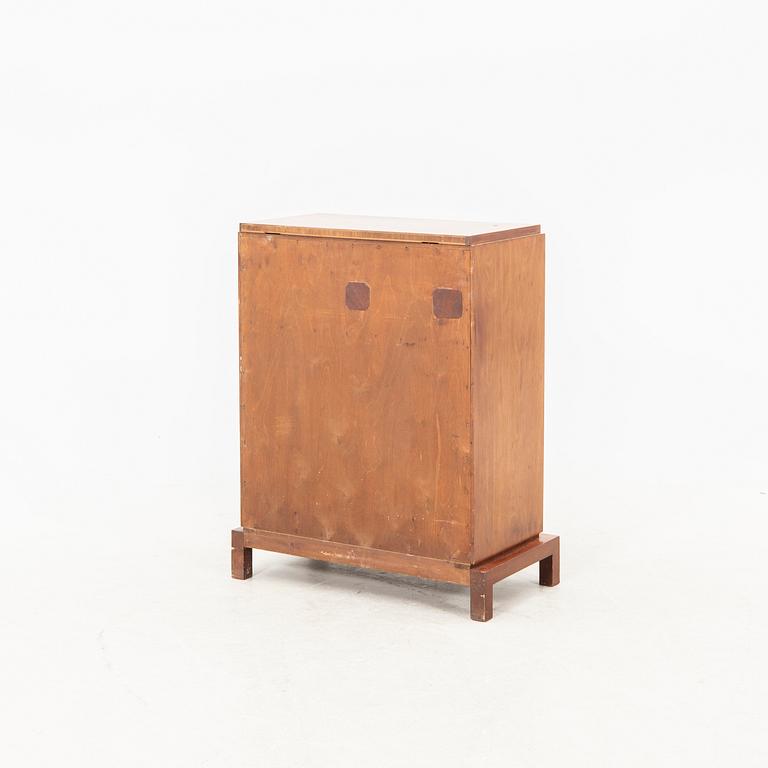 Byrå 1900-talets första hälft.