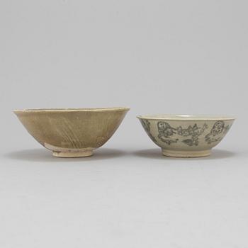 Two Chinese porcelain bowls, probably Ming.