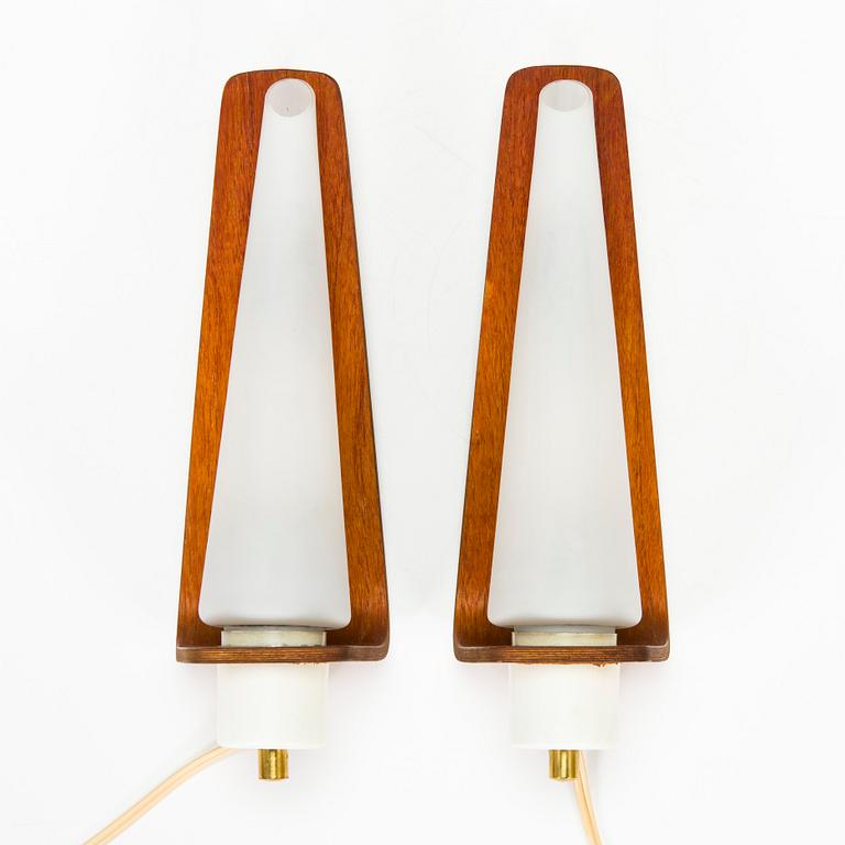 A pair of 1950s Wall lamps.