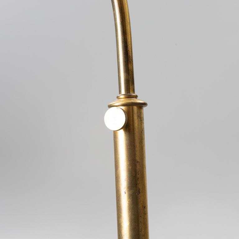 Josef Frank, golvlampa, modell 2568, "Lilla kamelen", Firma Svenskt Tenn.