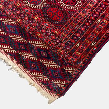 Matto, Turkmen, antiikki, n. 397x233 cm.