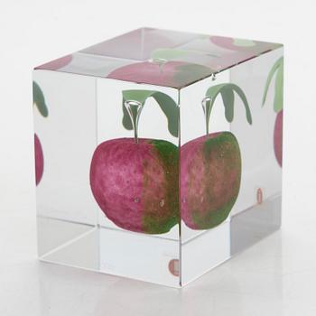 Oiva Toikka, a glass cube, signed Oiva Toikka Nuutajärvi 1995, 170/500.