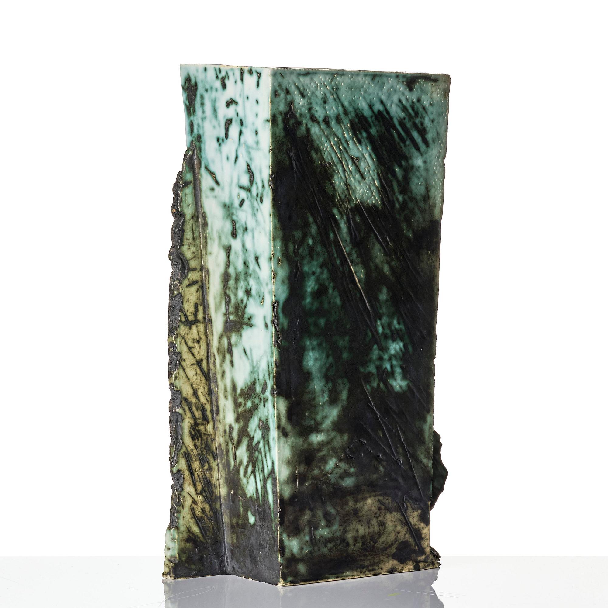 Kati Tuominen-Niittylä, a stoneware vase, Arabia, Finland.