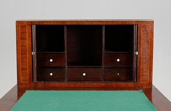 SKRIVBORD, sengustaviansk stil, 1920-tal.