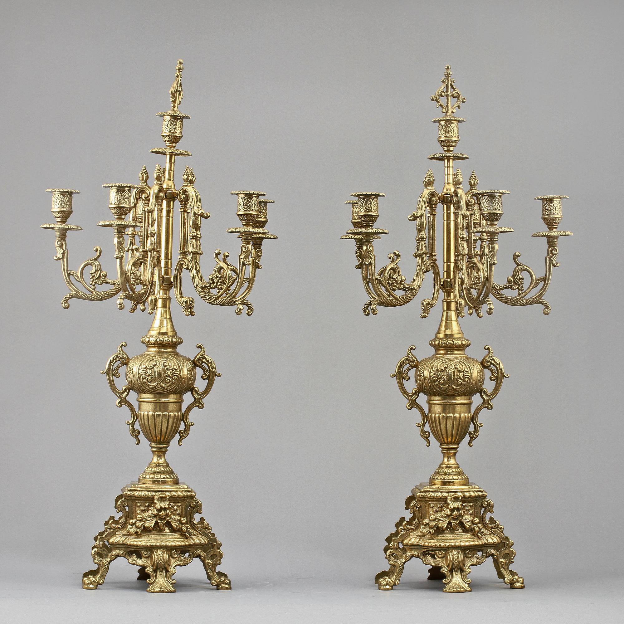 GARNITYR, 3 delar, gulmetall, Louis XVI-stil, 1900/2000-tal.