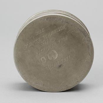 ASK, tenn, Firma Svenskt Tenn, 1927.