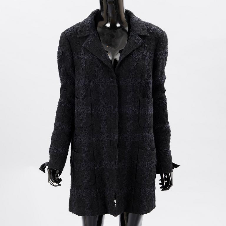 CHANEL, Black and blue tweed jacket, size 46(FR).