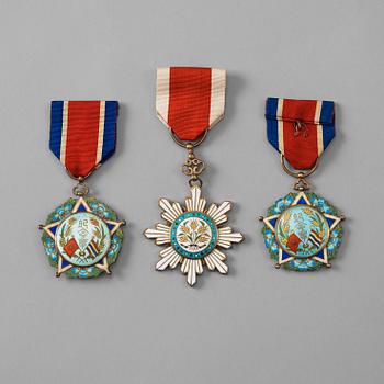 111A. A set with three Chinese medals, 1923.