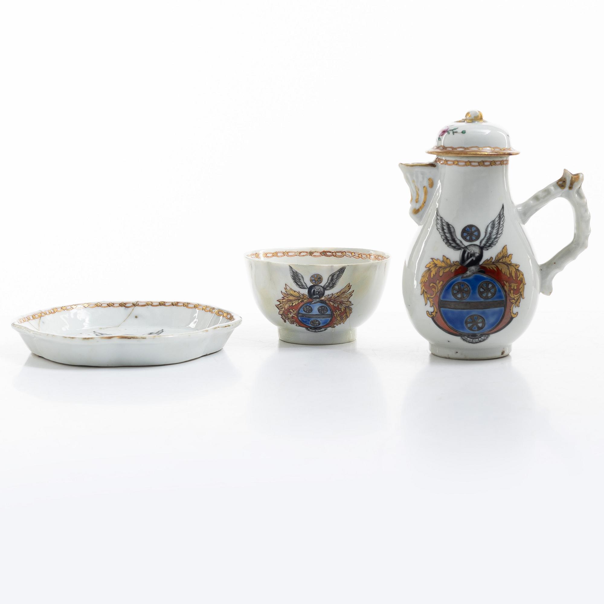 A jug, a ladle dish and a cup, all with the noble family Du Rées coat of arms, Qing dynasty, Qianlong (1736-95).