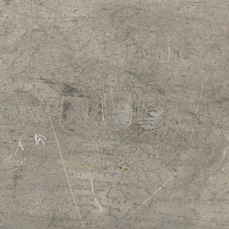 Tallrikar, 8 st, tenn, rokoko,  Mästare Johann Jaboc Isenheim (1762-1797).