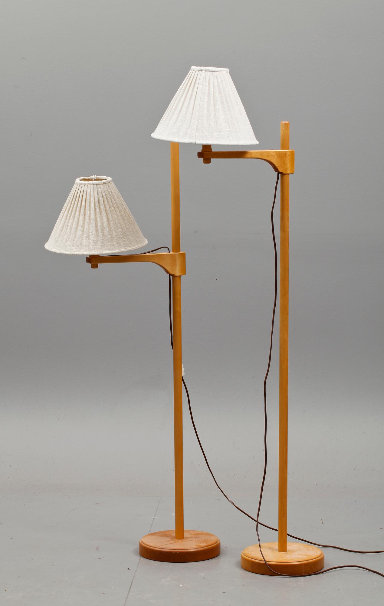 GOLVLAMPOR, ett par. "Staken", Carl Malmsten.