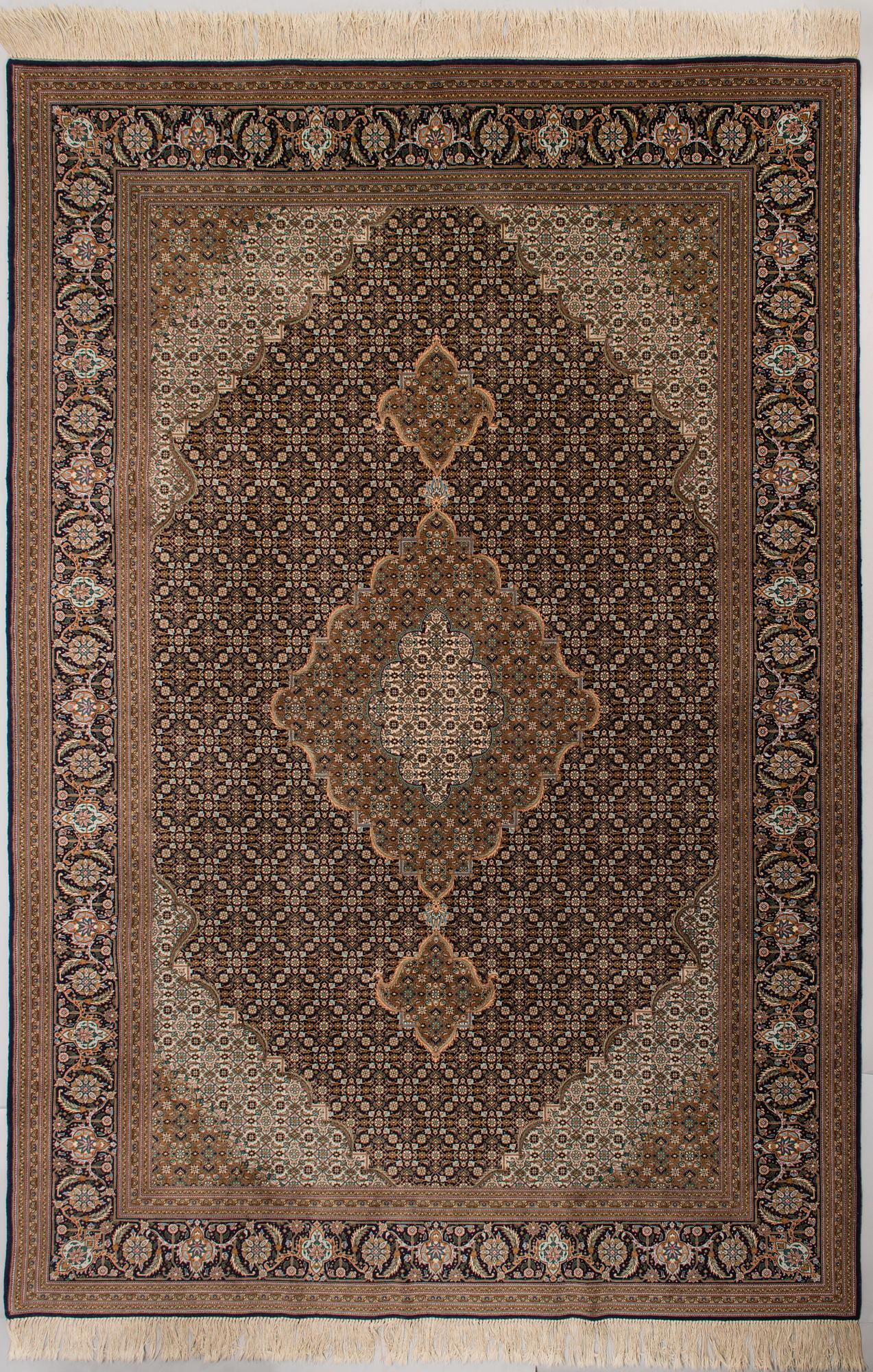 A TÄBRIZ CARPET, old, ca 200x300 cm.
