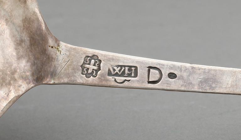 SKED med kulknopp, Wirgilius Haeffner, Sölvesborg 1768. Vikt 30 gram.
