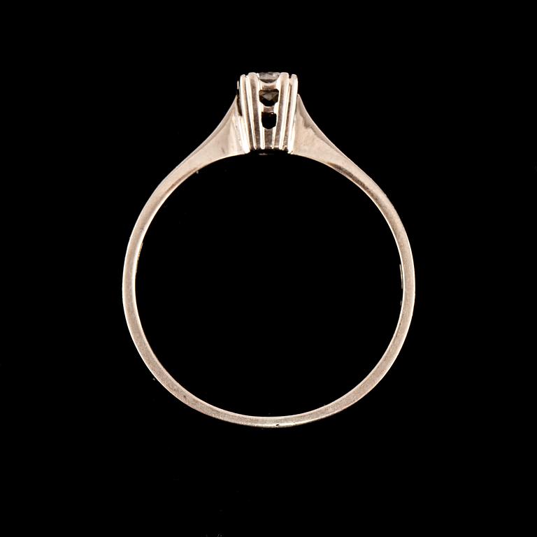 RING, 18k vitguld med briljantslipad diamant, 0.10 ct, Ceson, Göteborg, 1968. Vikt 3 g.