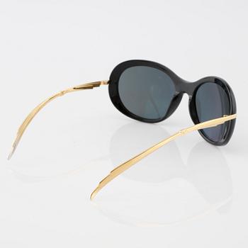 SOLGLASÖGON, Chanel.