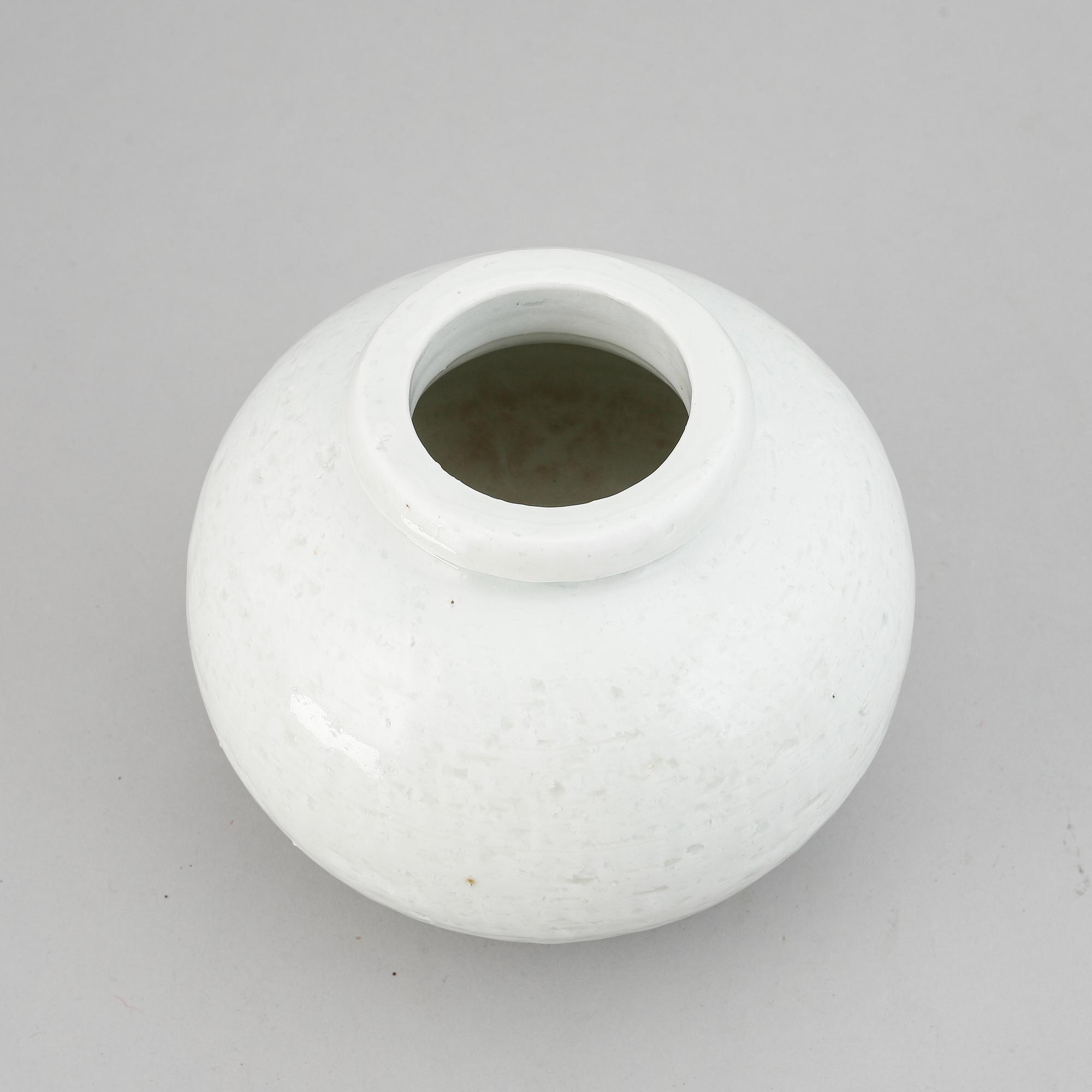 Gunnar Nylund, a chamotte stoneware vase, Rörstrand.