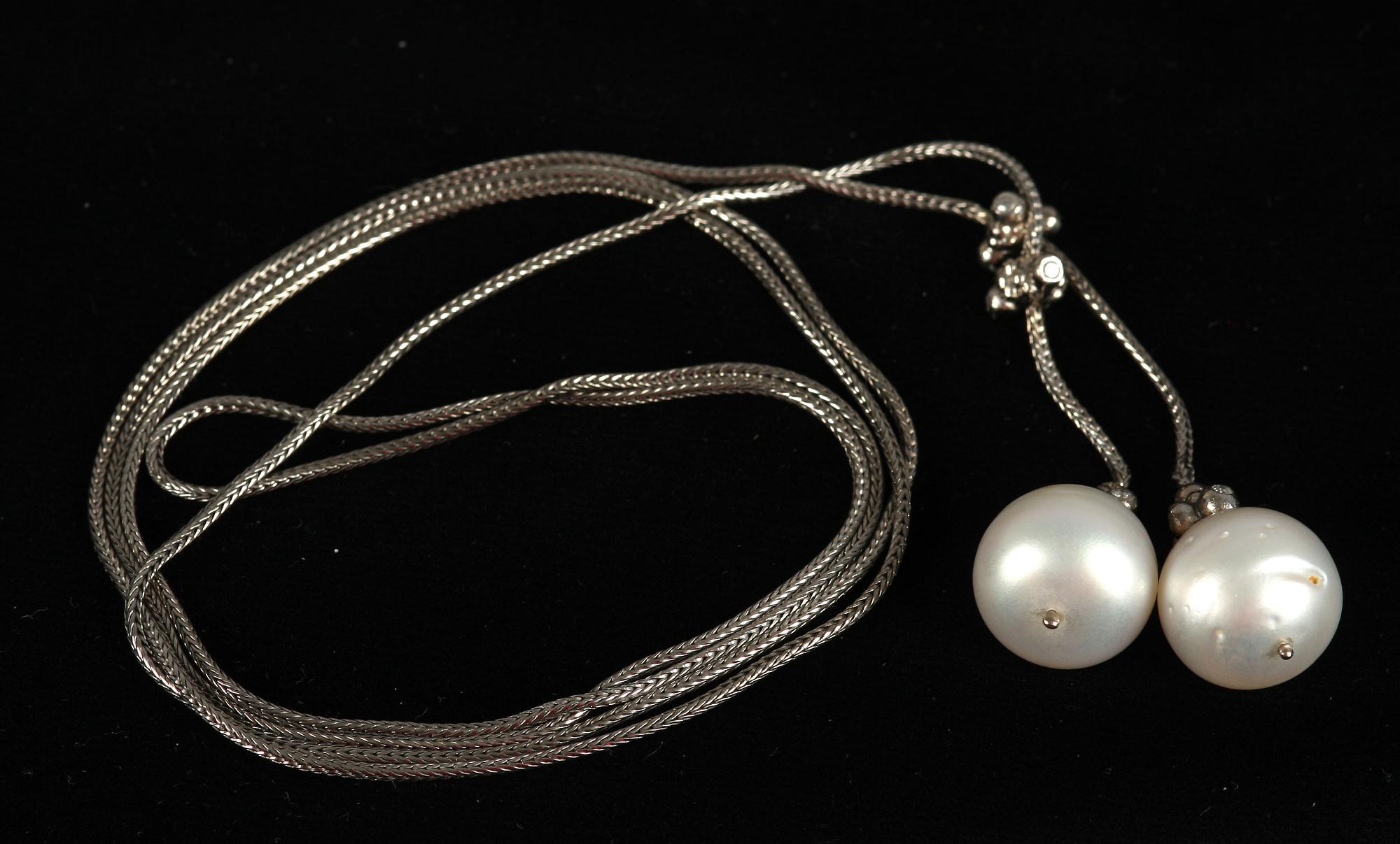 HALSBAND, 14 k vitt guld, briljanter och pärlor.