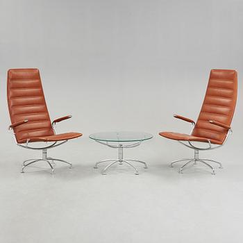 JENS AMUNDSEN, ett par fåtöljer och bord, "SAS Chair Series",  Fritz Hansen, Danmark 1979.