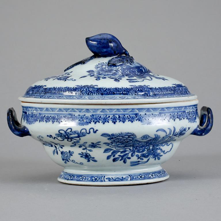 TERRIN, porslin, Kina, Qianlong (1736-95).