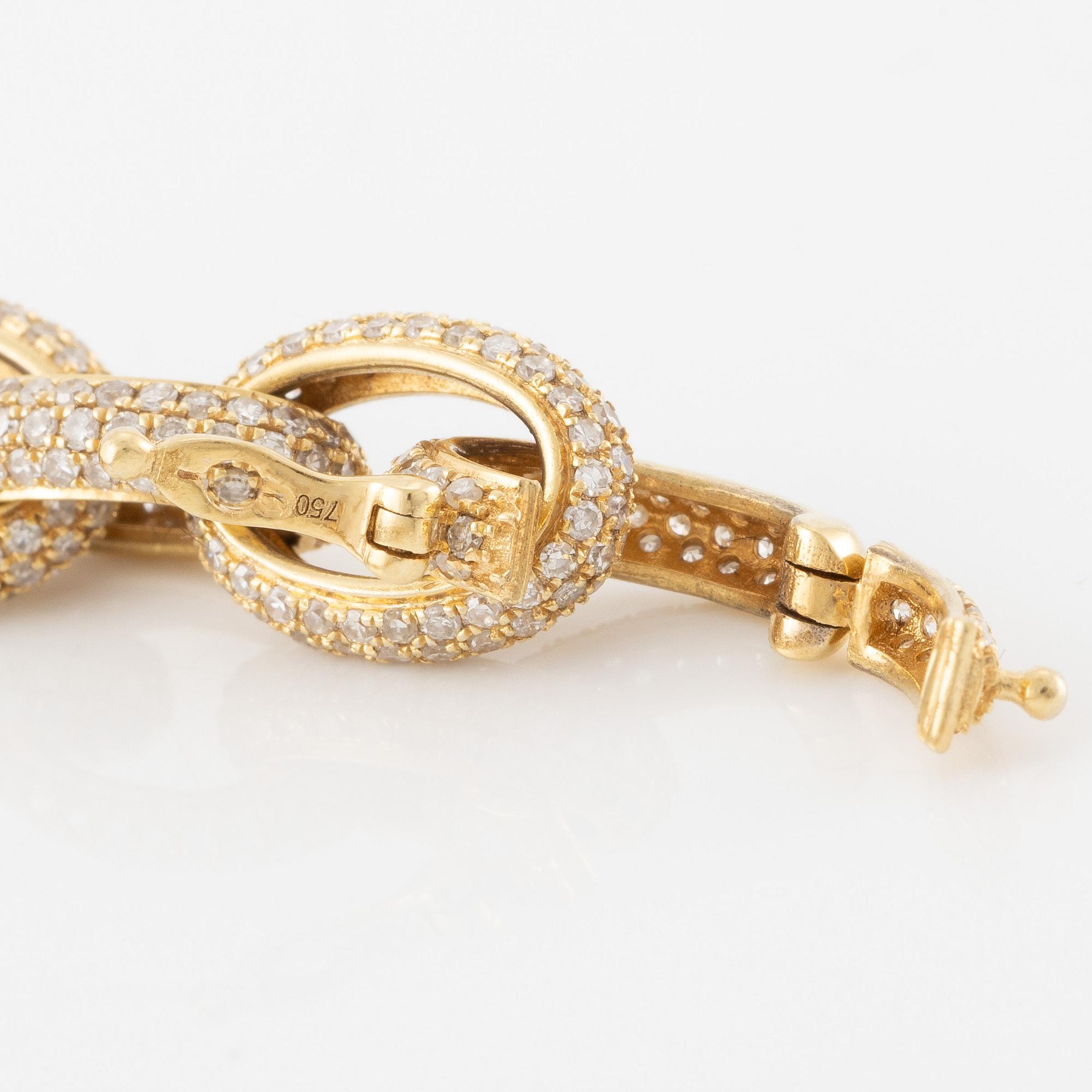 Bracelet, 18K gold with octagon-cut diamonds.