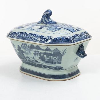 A blue and white tureen with cover and stand, China, Jiaqing (1796-1820).