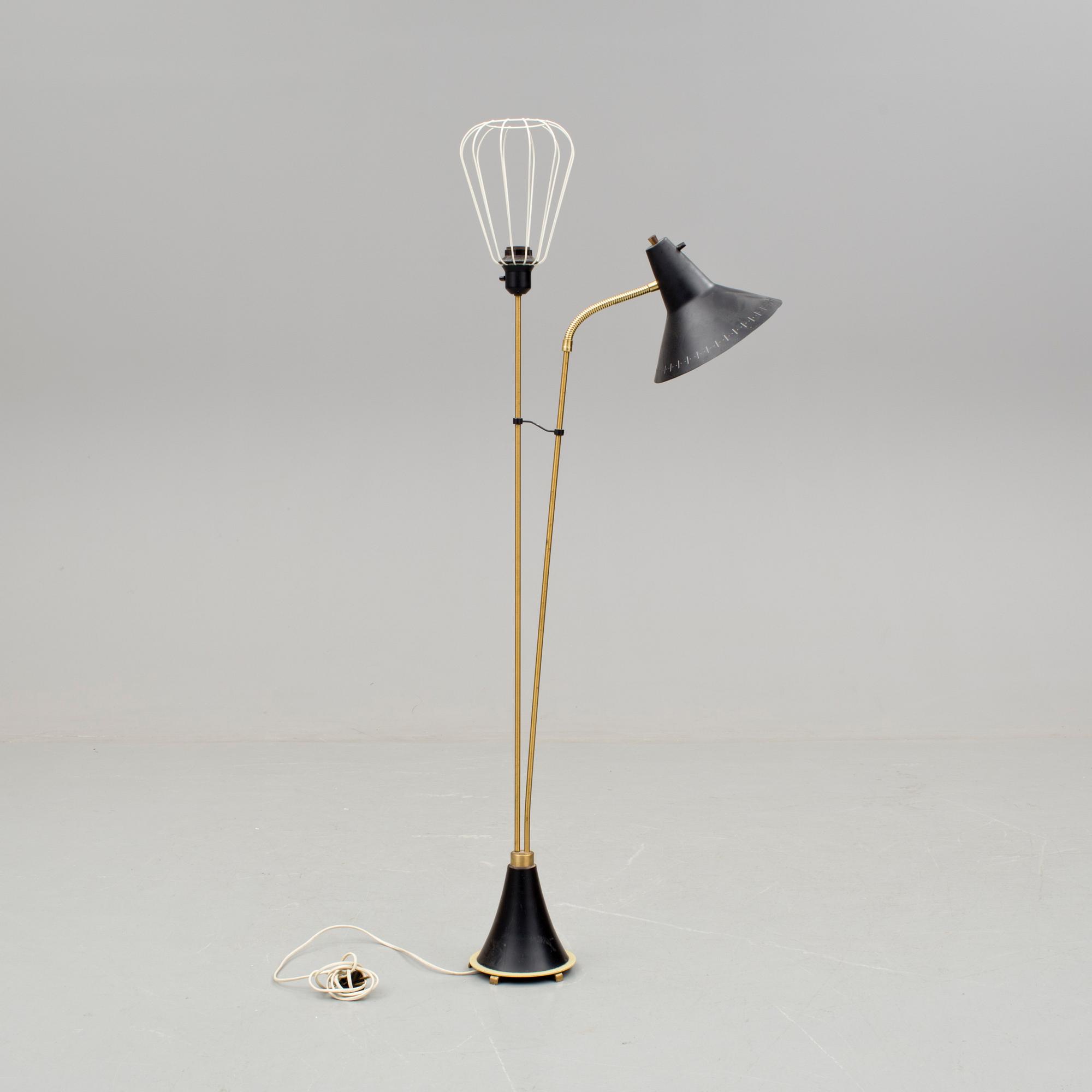 GOLVLAMPA, omkring 1900-talets mitt.