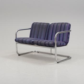 BÖRGE LINDAU & BO LINDEKRANTZ, a 'S70-5' sofa from Lammhults.