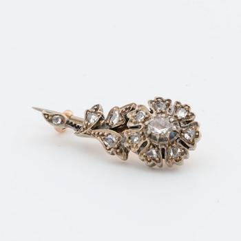 BROOCH silver and 14K gold w rose-cut diamonds.