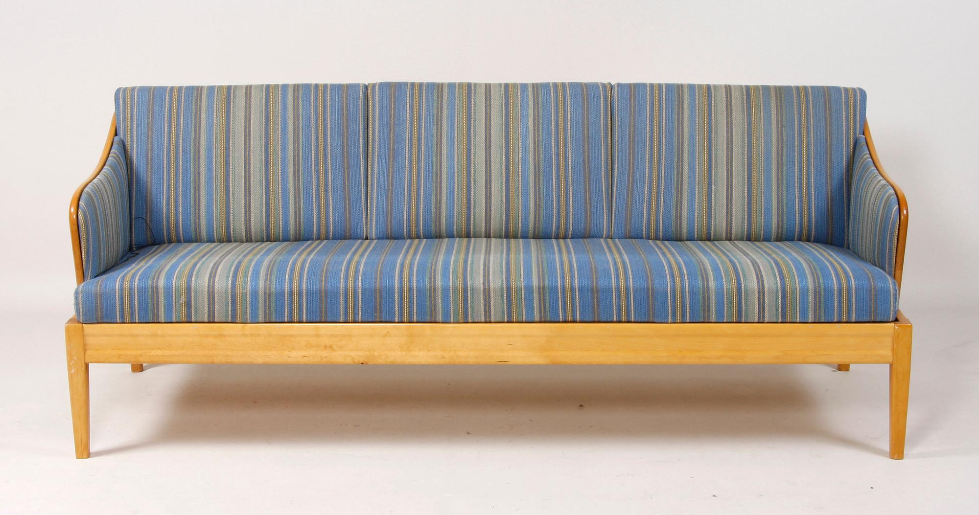 SOFFA, "Gustavianus", Carl Malmsten, brickmärkt "AB O.H. SJÖGREN STOPPMÖBLER TRANÅS".