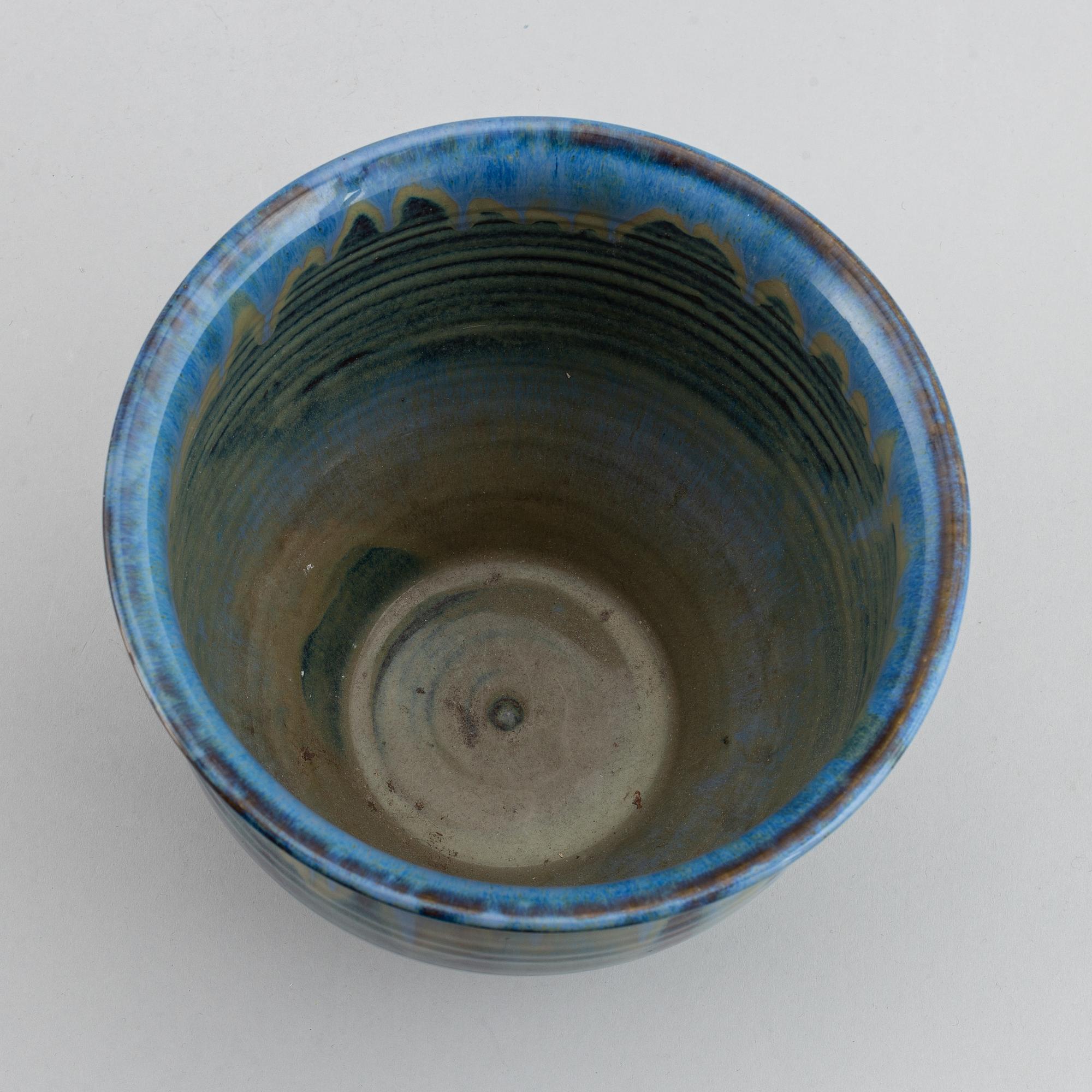Mårten Medbo, a stoneware flower pot, Sweden.