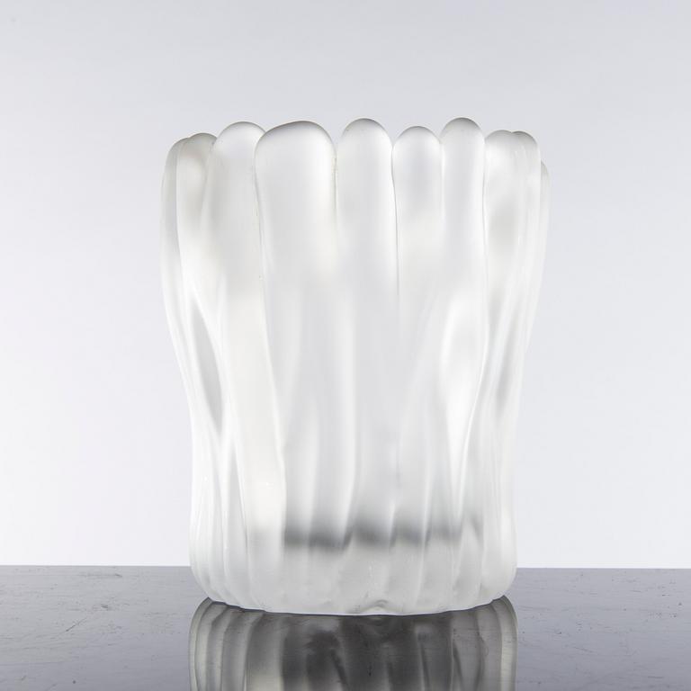 A Tapio Wirkkala glas vase, "Jäkälä/Renlav", signed and numbered 3515.