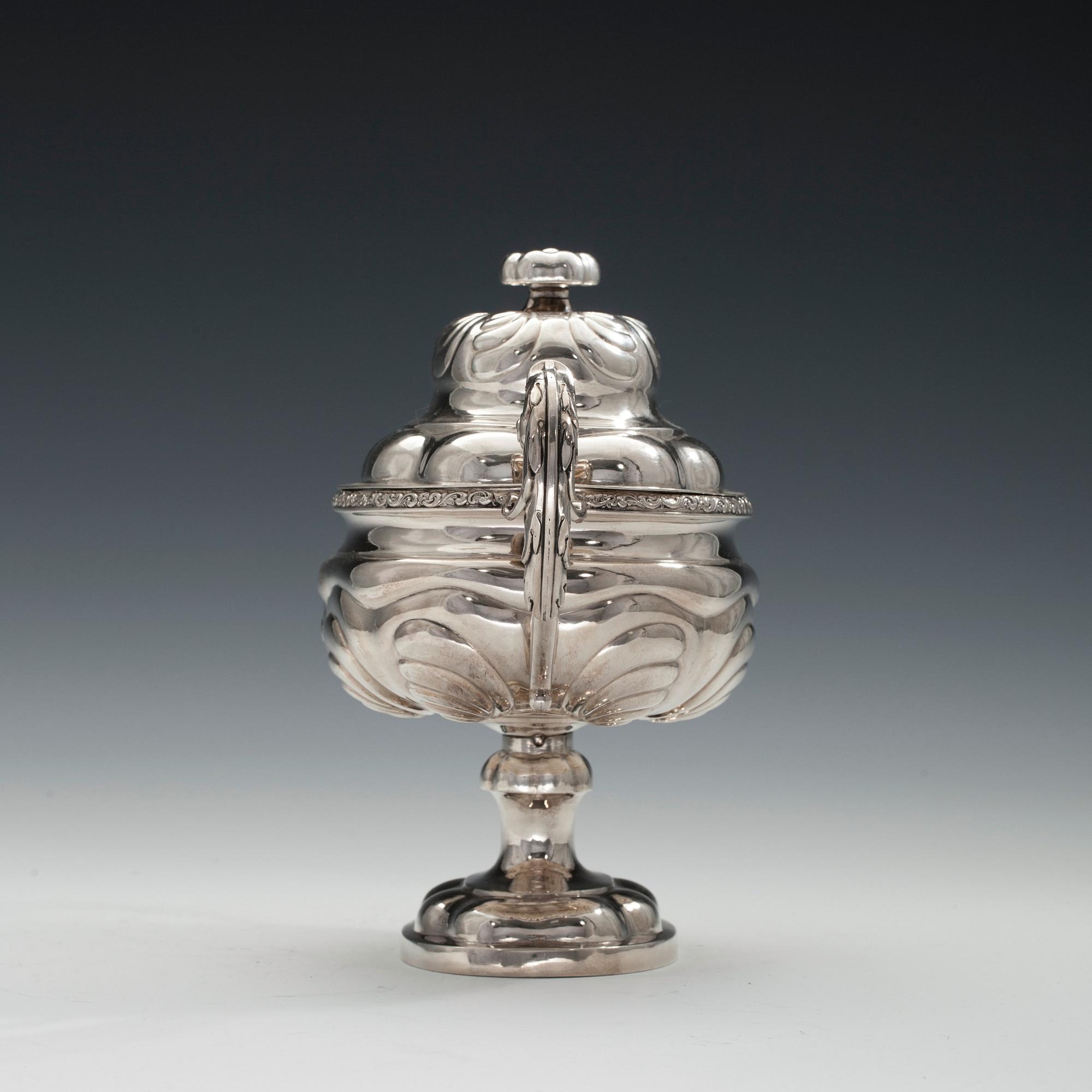 A SUGAR BOWL, 13L silver. G.E. Dehio Tallinn 1810-57. Height 20 cm. Weight 627 g.