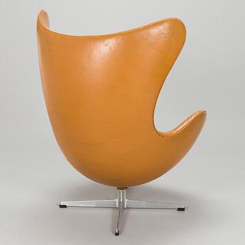 Arne Jacobsen, nojatuoli, "Egg", Fritz Hansen, Tanska, 1960/70-luku.