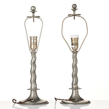 Harald Notini, bordslampor, ett par, modell 6891, Arvid Böhlmarks Lampfabrik, Stockholm, 1920-tal.