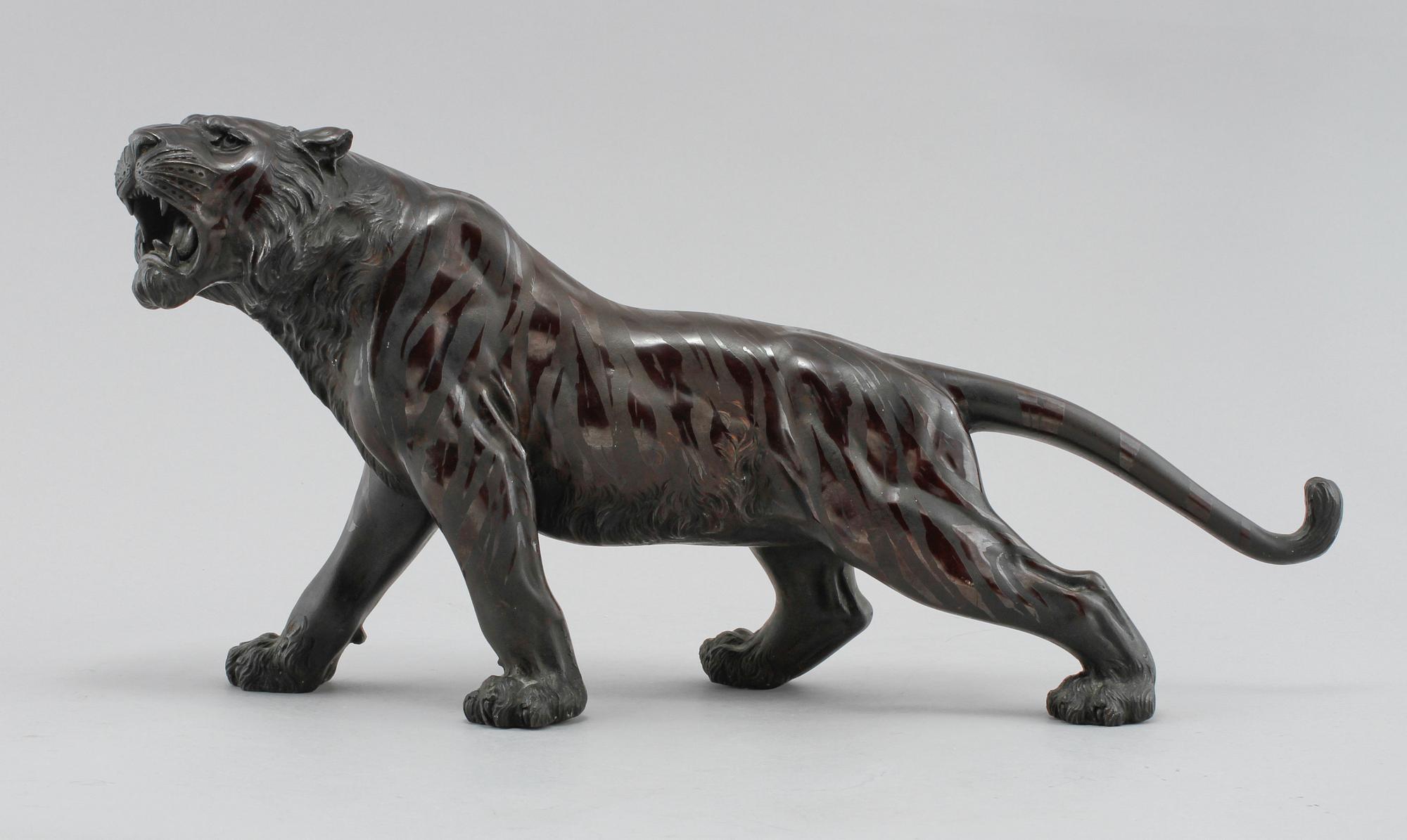 SKULPTUR, patinerad metall, signerad, 1900-tal.