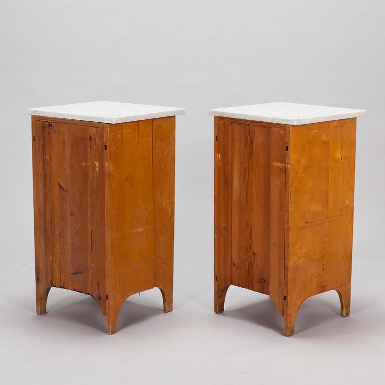 Louis Sparre, nattduksbord, 2 st, Aktiebolaget Iris, Borgå. Omkring 1900.