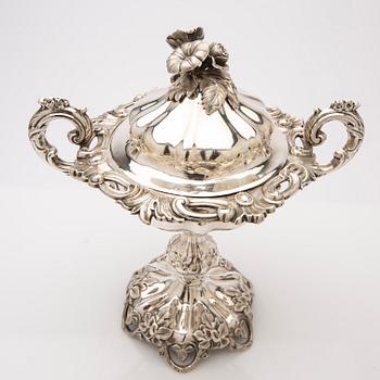Sugar bowl with lid, silver, Christopher Creutz, Stockholm, 1857.