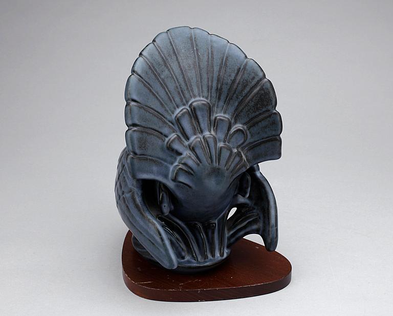 FIGURIN, stengods, Gunnar Nylund, Rörstrand, 1900-talets mitt, numr 96/100.