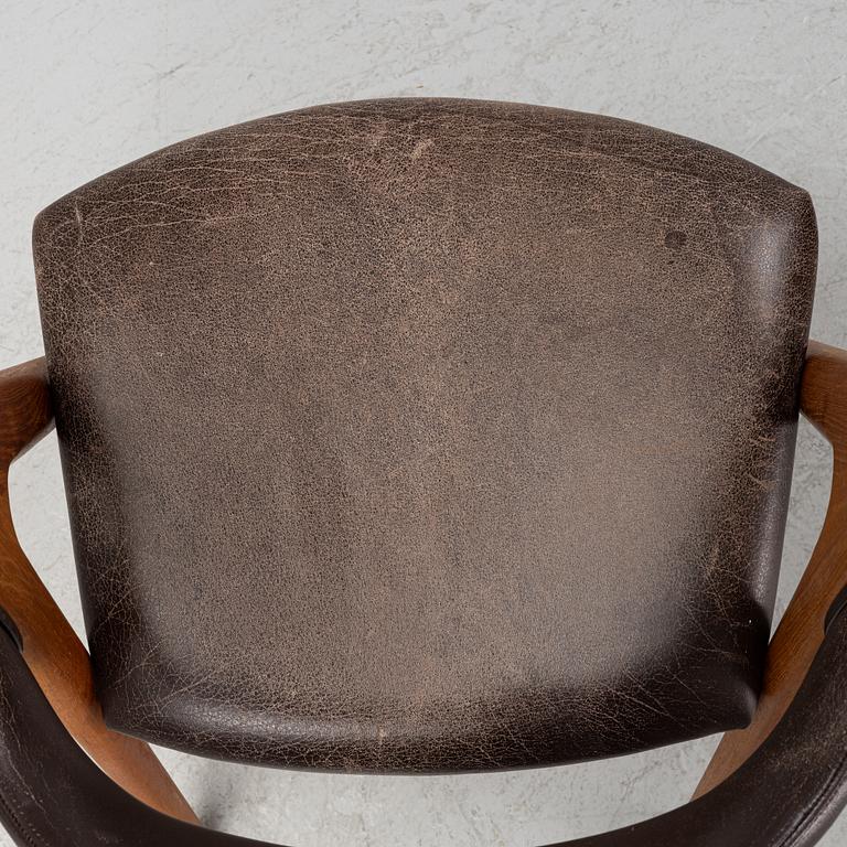 Dining set, 6 "Compass" chairs by Kai Kristiansen, Denmark, and 1 dining table with 4 extension leaves, 1960s.