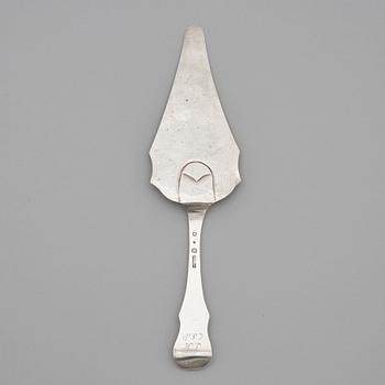 Isak Sauer, tårtspade, silver, Stockholm 1762. Rokoko.